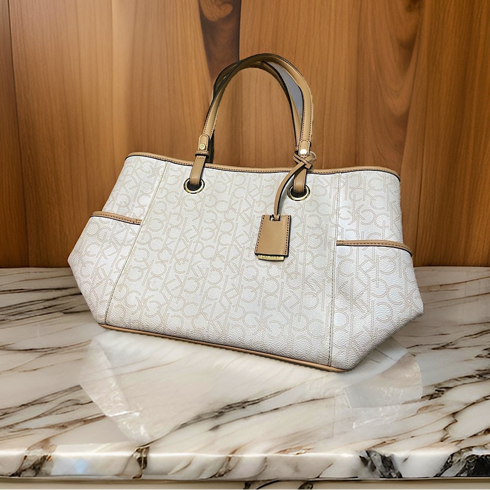 Calvin Klein hand bag White Tan